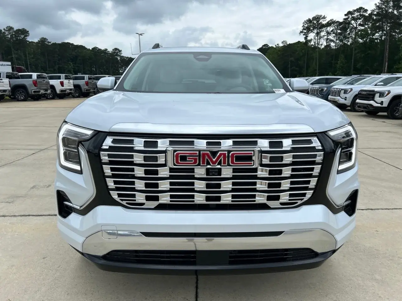 2026 GMC Terrain Denali AWD photo 5
