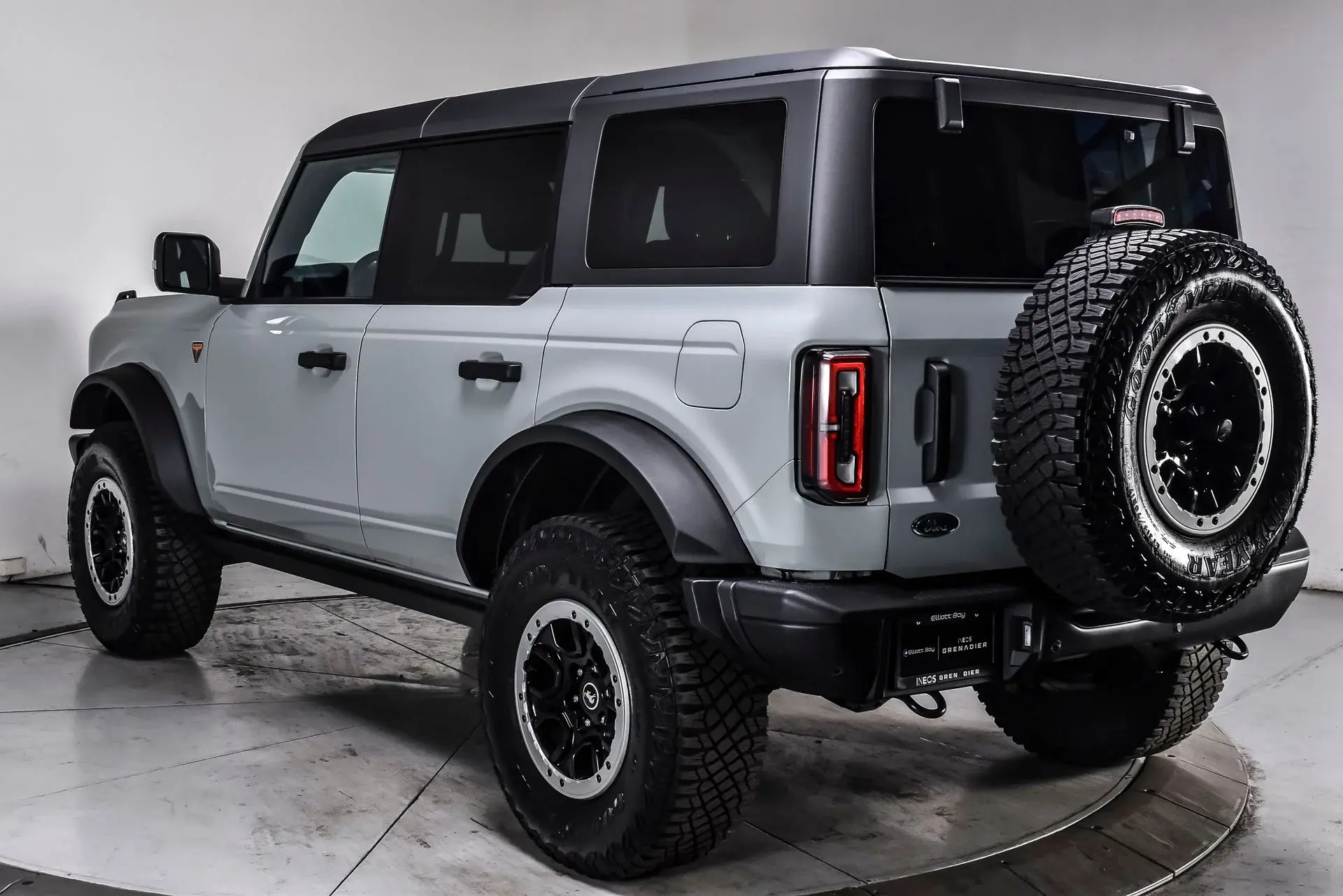 2023 Ford Bronco Badlands 4x4 photo 4