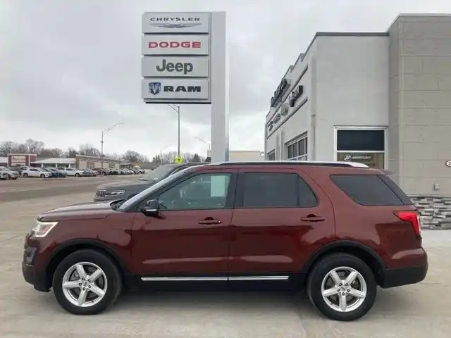 2016 Ford Explorer XLT 4WD's photo