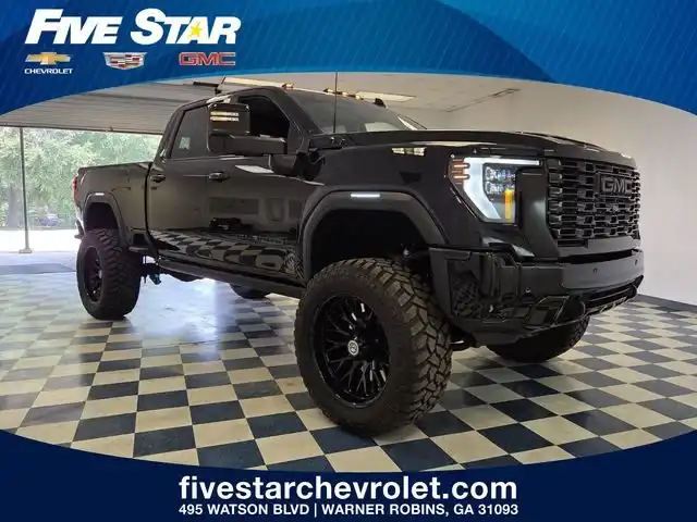 2025 GMC Sierra 4WD Crew Cab Standard Box Denali's photo