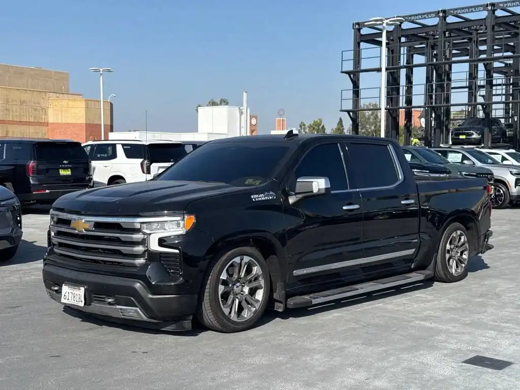 2024 Chevrolet Silverado 1500 High Country 4X4 Crew Cab Short Box's photo
