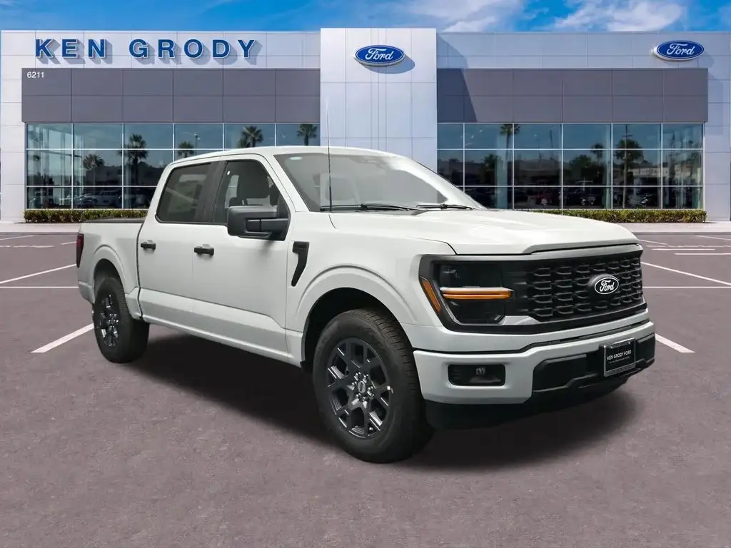 2026 Ford F-150 STX SuperCrew 5-1/2' Box photo 1