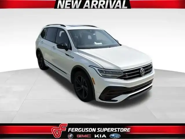 2023 Volkswagen Tiguan 2.0T SE R-Line Black's photo