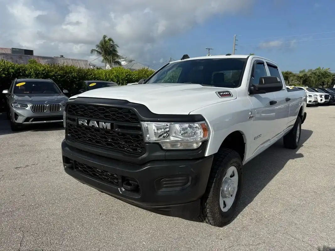 2022 RAM 3500 Tradesman 4X4 Crew Cab LWB's photo