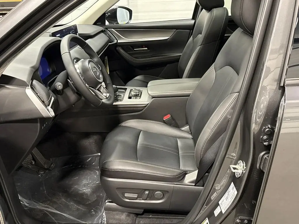 2026 Mazda CX-90 PHEV Premium Package photo 4