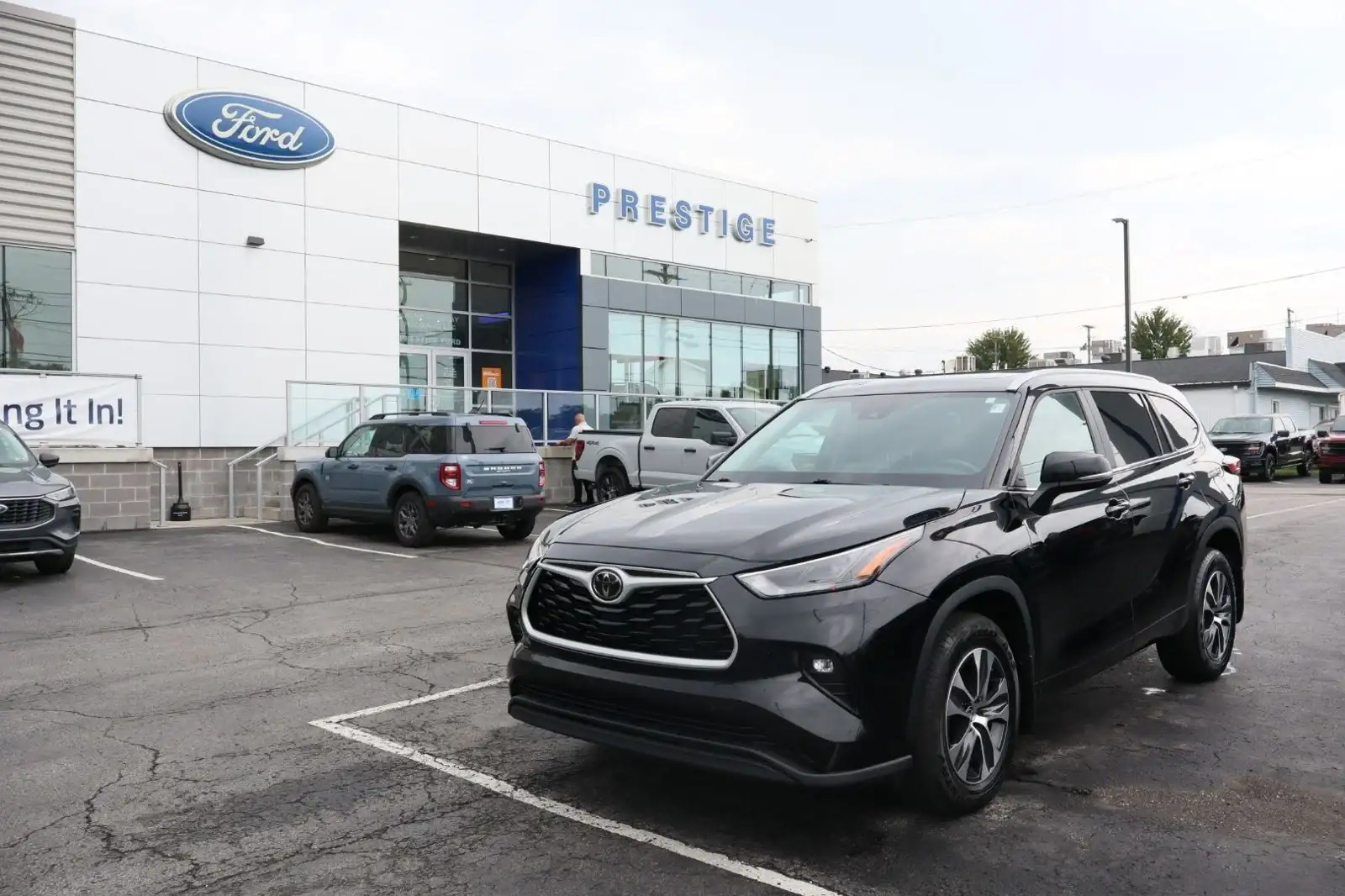 2023 Toyota Highlander XLE AWD's photo