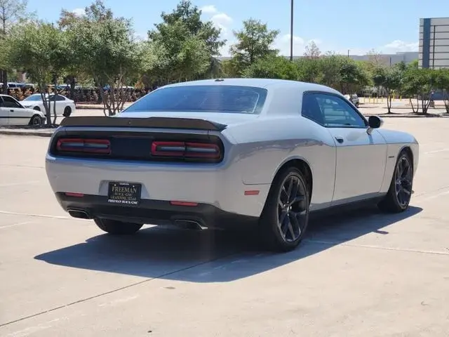 2021 Dodge Challenger R/T photo 5
