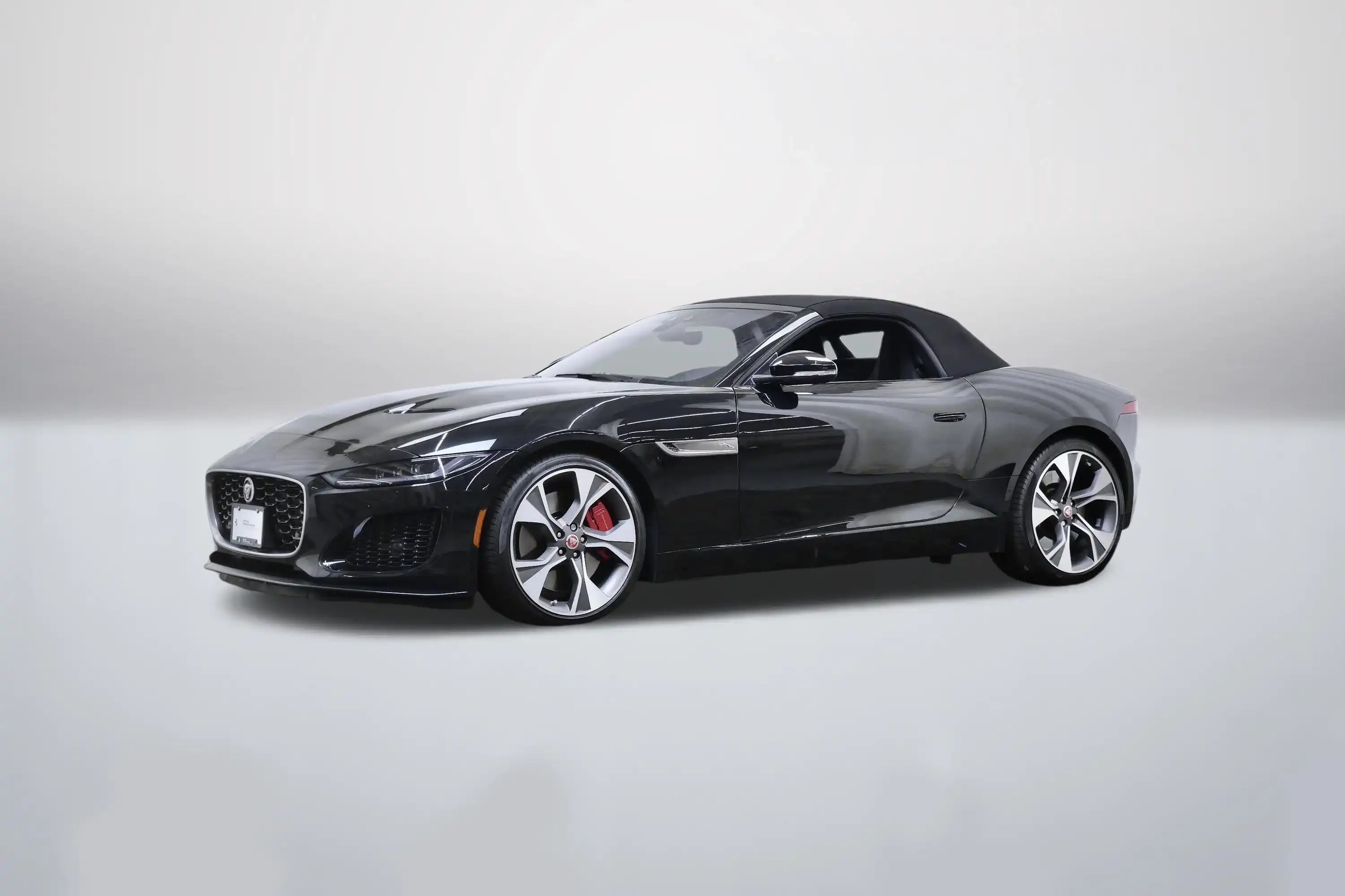 2023 Jaguar F-TYPE P450 Convertible's photo