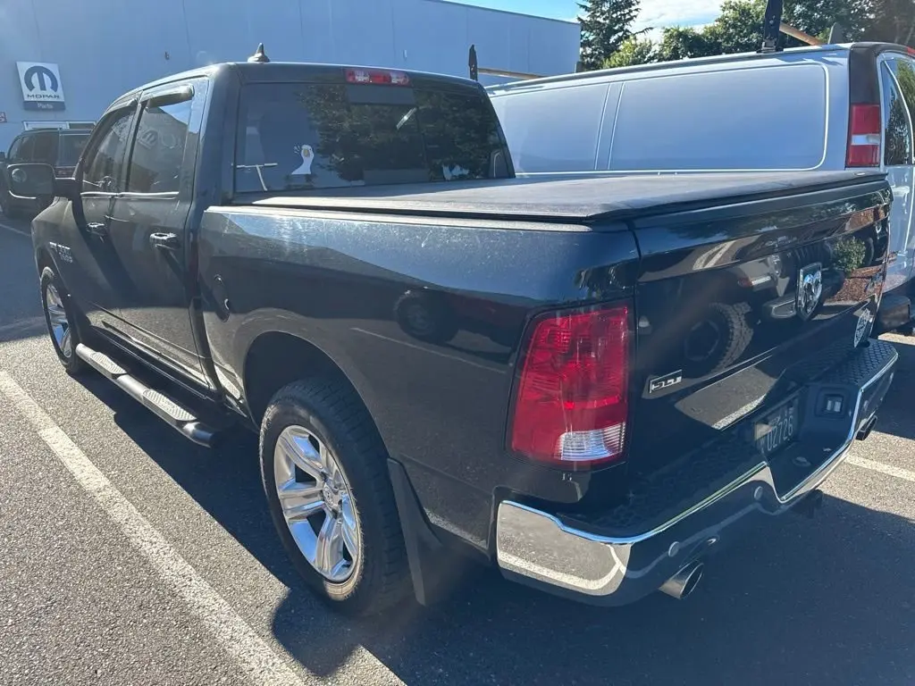 2018 RAM 1500 SLT Crew Cab 4x4 5'7" Box photo 4