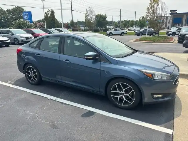 2018 Ford Focus Sedan SEL's photo