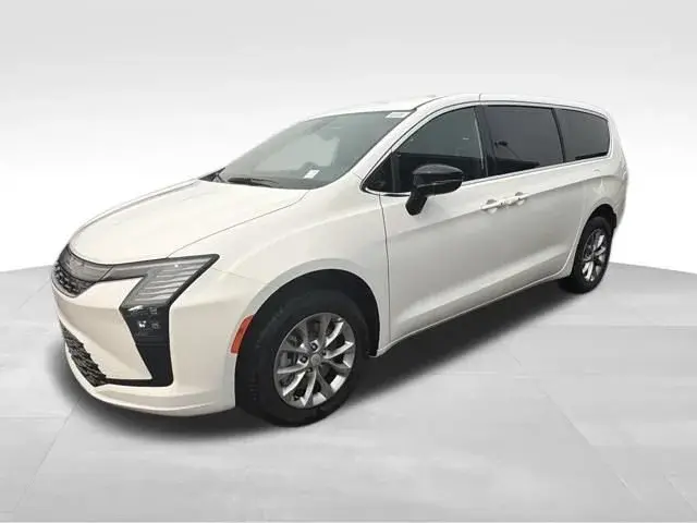 2027 Chrysler Pacifica Select AWD photo 3
