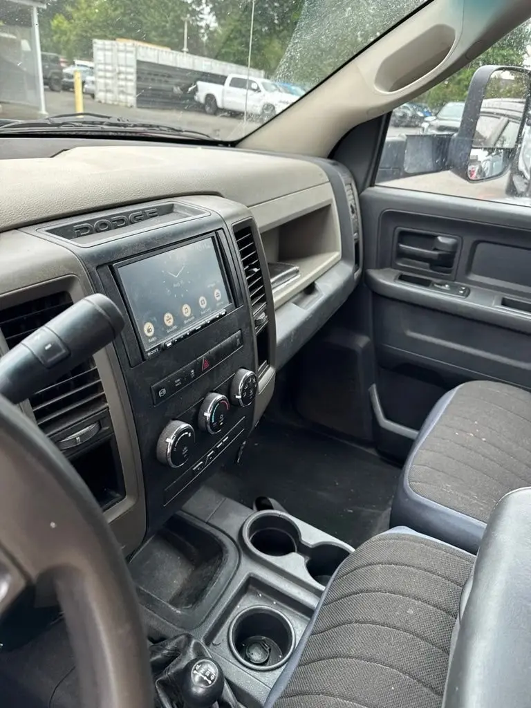 2012 RAM 2500 ST 4X4 Crew Cab LWB photo 5