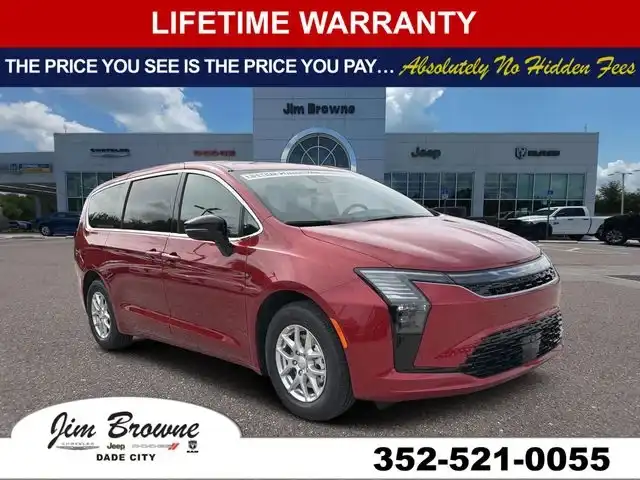 2027 Chrysler Pacifica Select's photo