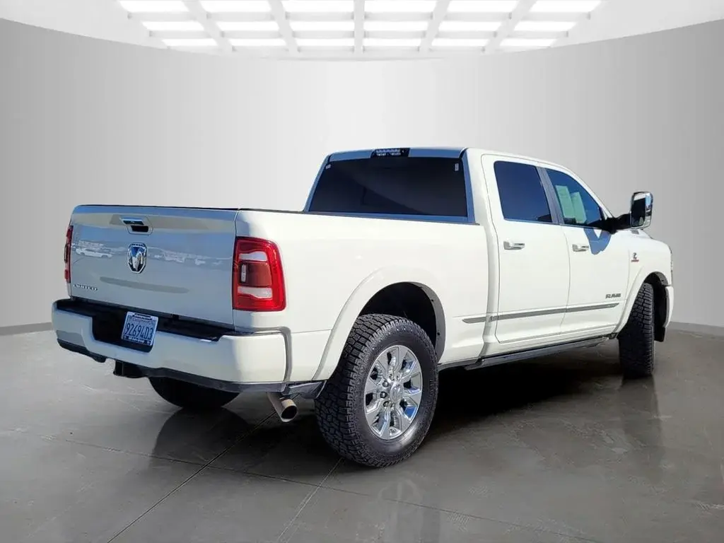 2019 RAM 3500 Limited Crew Cab SWB photo 4