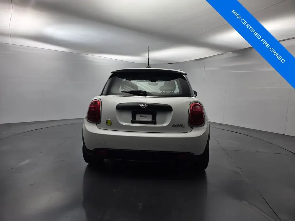 2024 MINI Hardtop Cooper SE photo 5