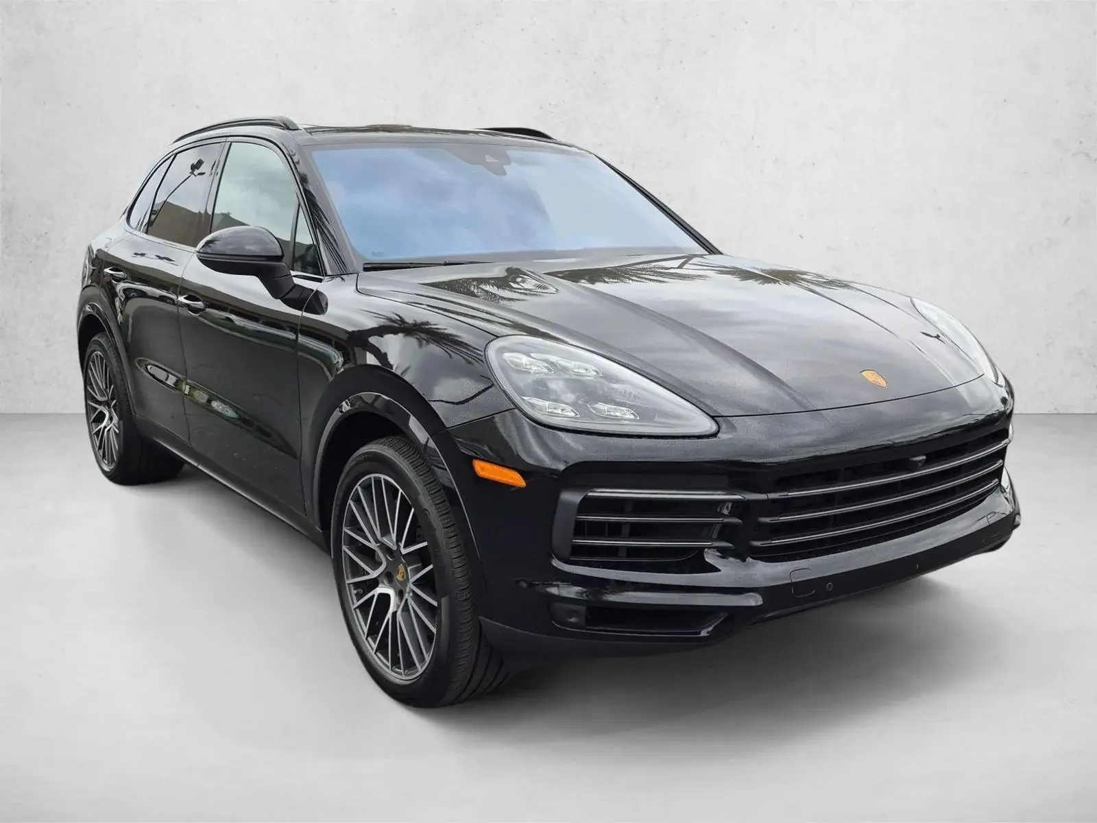 2023 Porsche Cayenne Platinum Edition S photo 3