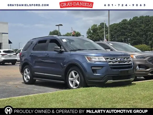 2018 Ford Explorer XLT FWD photo 1