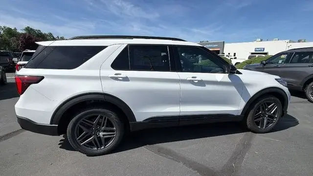 2026 Ford Explorer ST 4WD photo 3