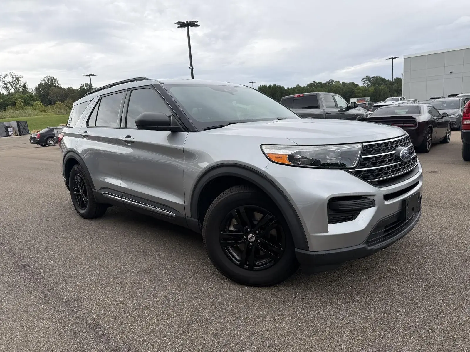 2020 Ford Explorer XLT RWD photo 3