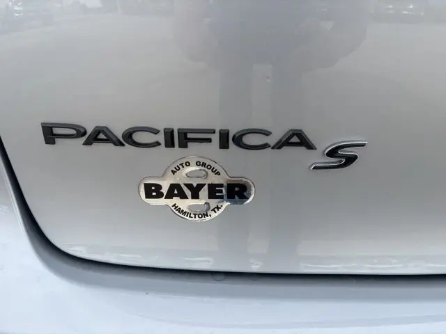 2026 Chrysler Pacifica Select photo 4