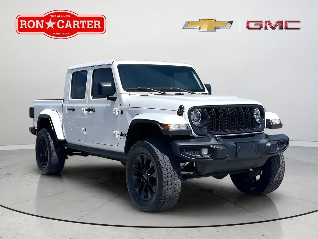 2025 Jeep Gladiator Nighthawk Auto's photo