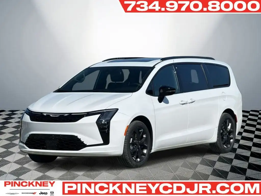 2027 Chrysler Pacifica Limited's photo