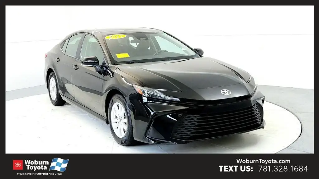 2025 Toyota Camry LE Hybrid photo 1