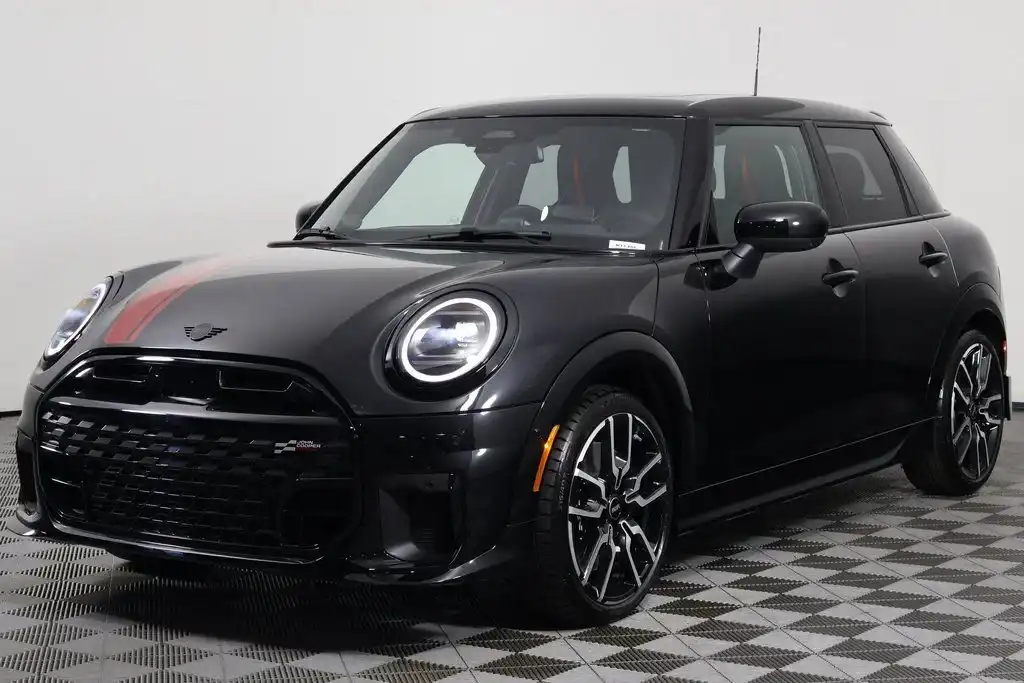2026 MINI Hardtop Cooper S's photo