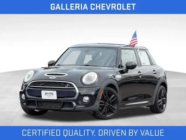 2018 MINI Cooper S 4 Door's photo