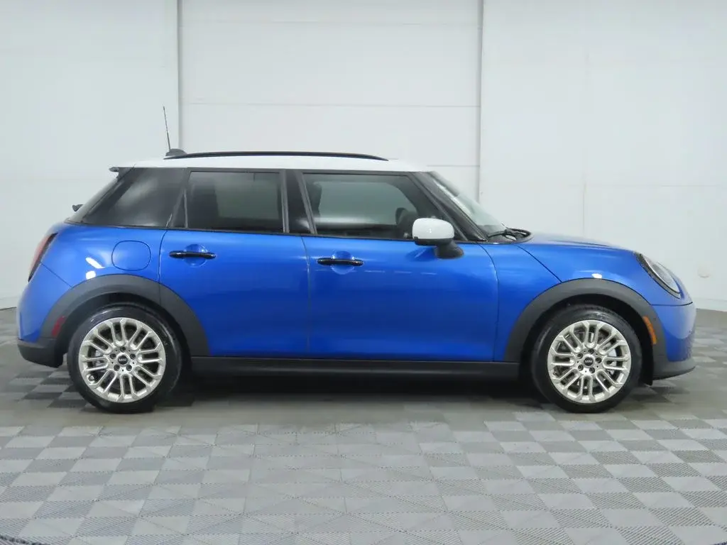2026 MINI Hardtop undefined photo 5