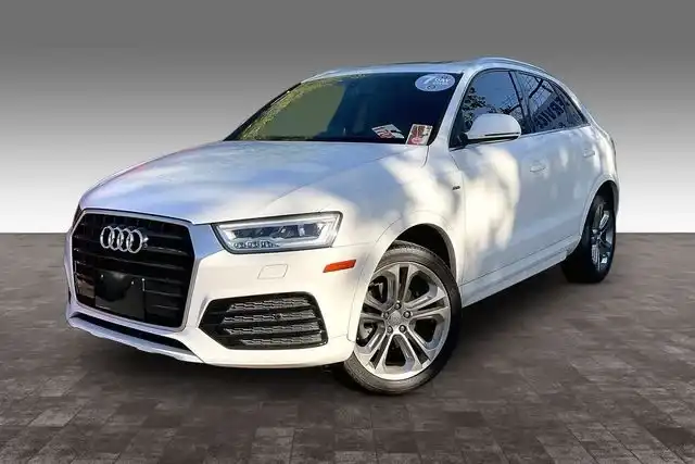 2016 Audi Q3 2.0T FWD tiptronic Prestige's photo