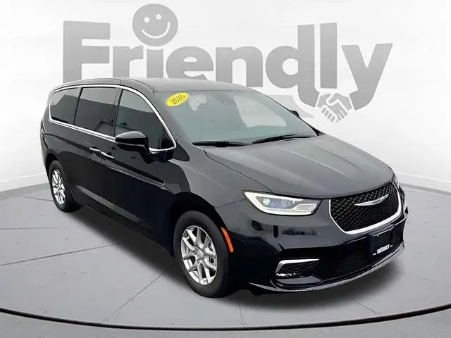 2026 Chrysler Pacifica Select photo 3