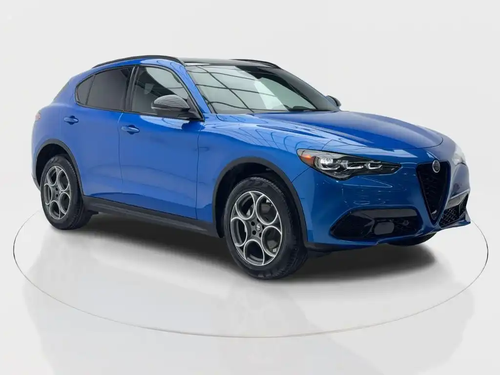 2025 Alfa Romeo Stelvio Stelvio AWD's photo