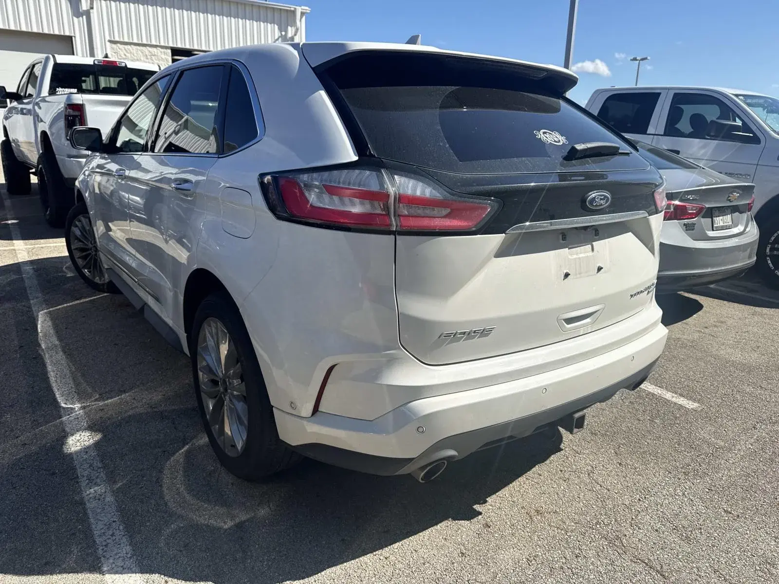 2020 Ford Edge Titanium AWD photo 3