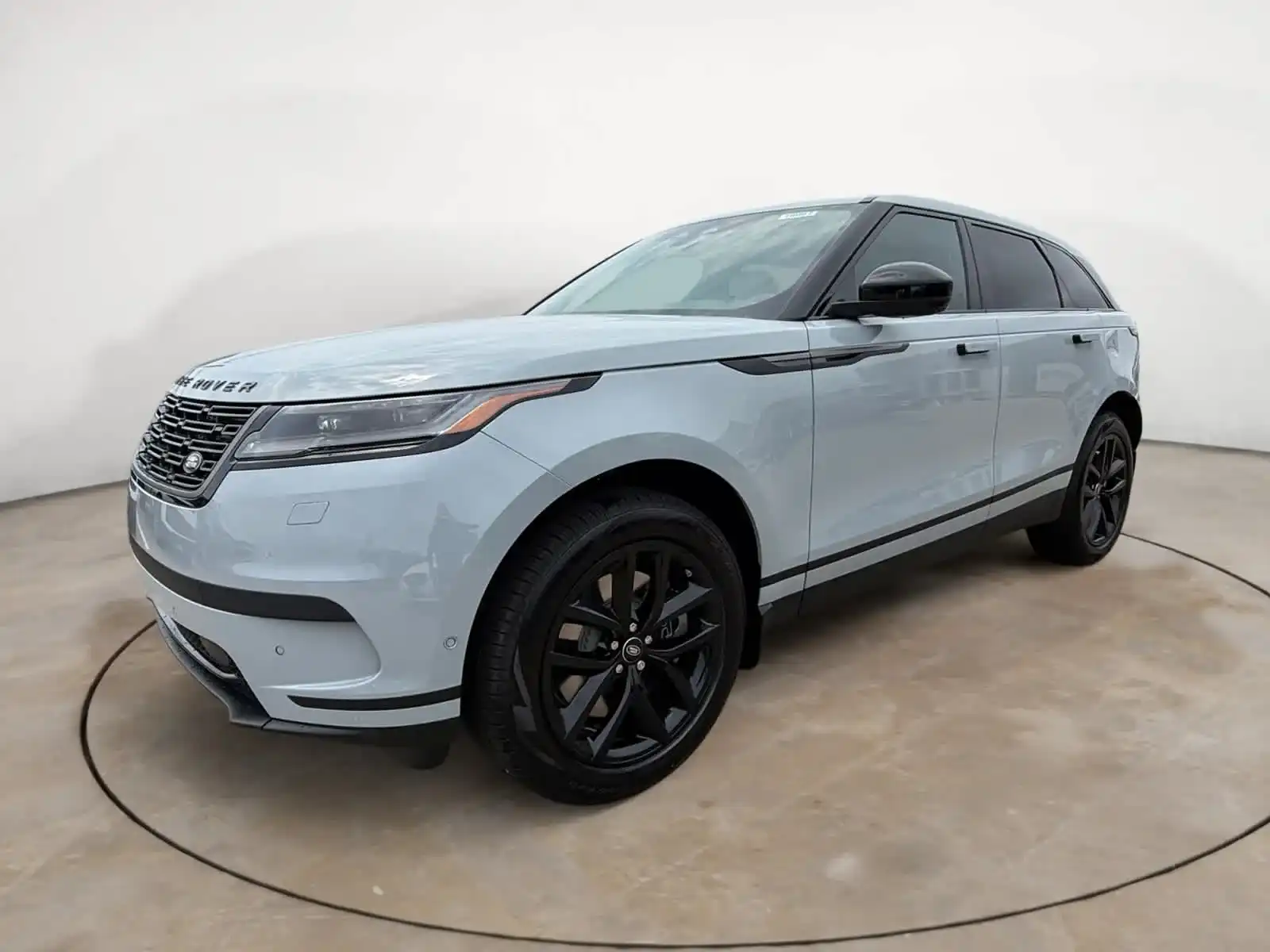 2026 Land Rover Range Rover Velar P250 S's photo