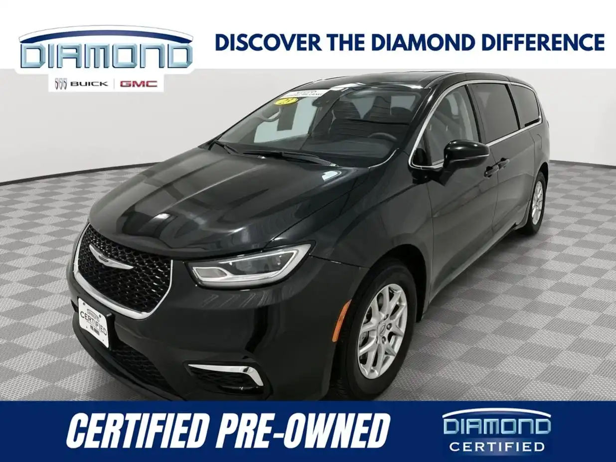 2023 Chrysler Pacifica Touring L's photo