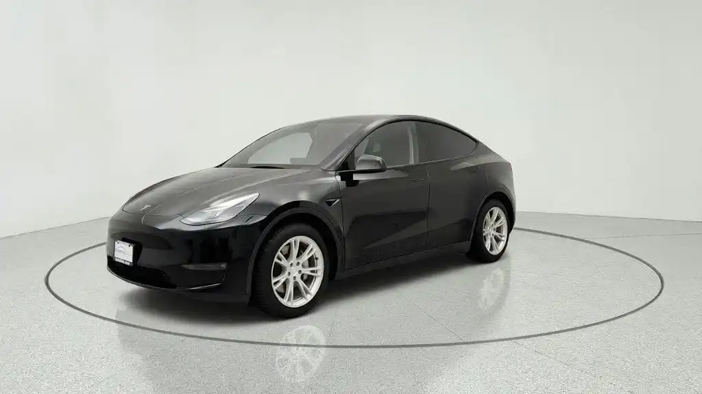 2023 Tesla Model Y Long Range Dual Motor All-Wheel Drive's photo
