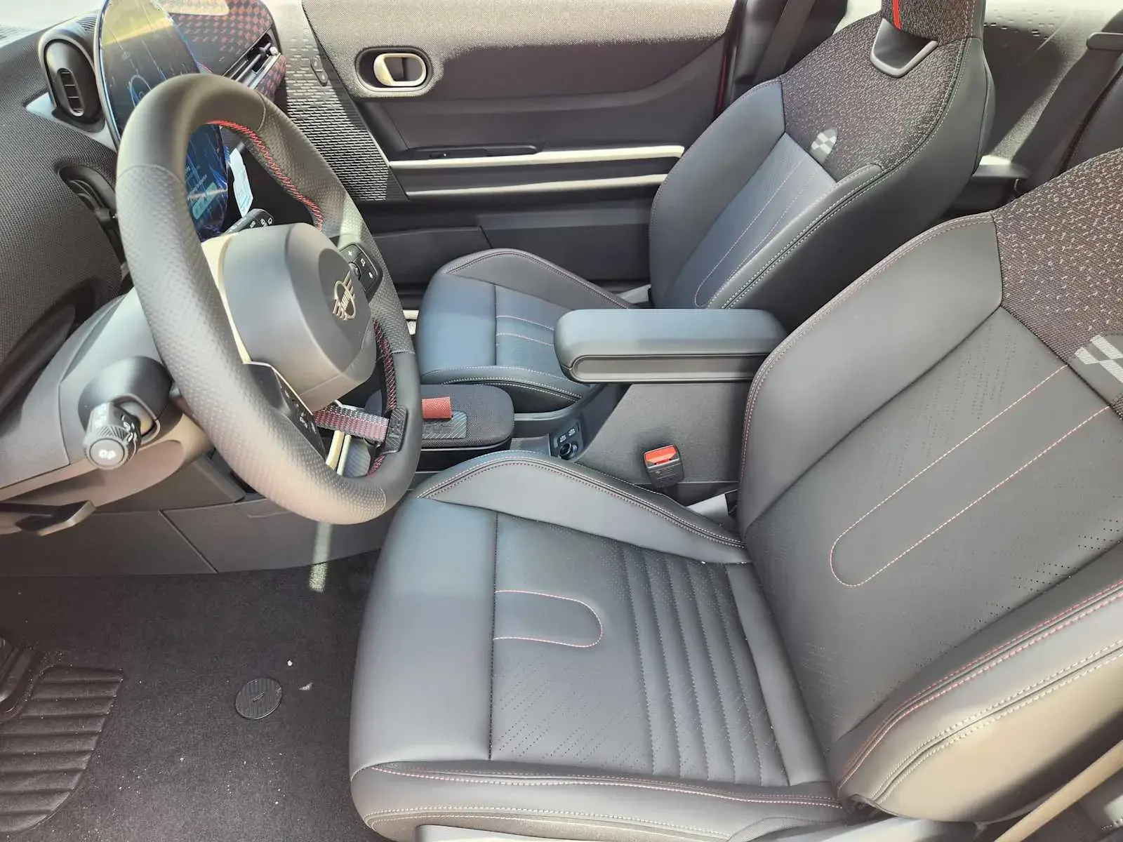 2026 MINI Hardtop John Cooper Works photo 4