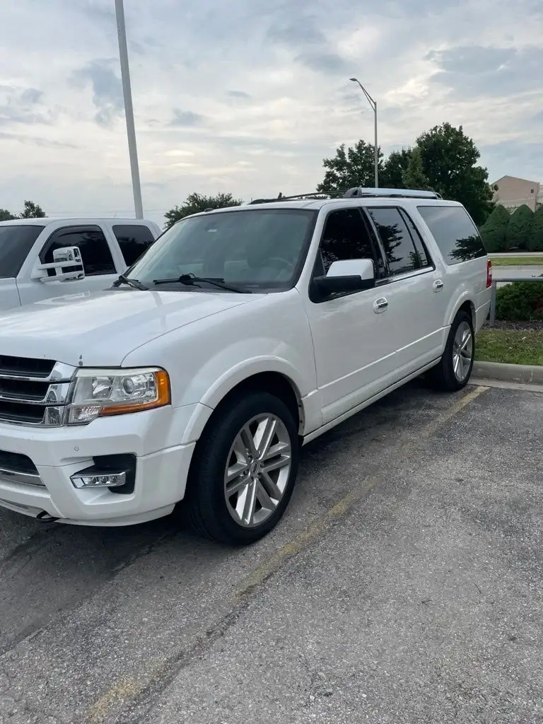 2017 Ford Expedition Limited 4x4 EL photo 1