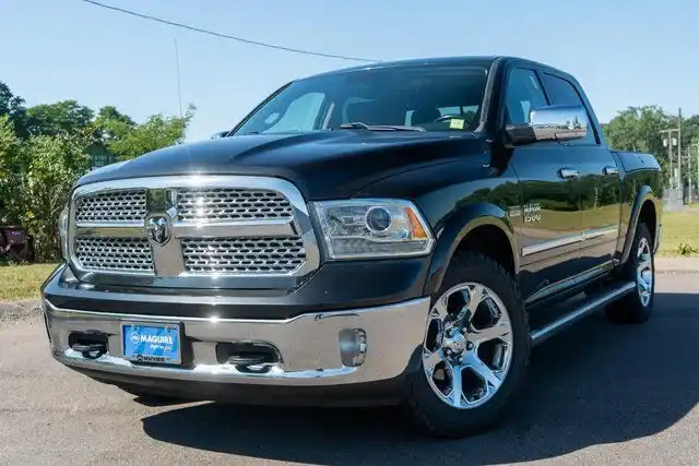 2018 RAM 1500 Laramie 4x4 Crew Cab 5'7's photo