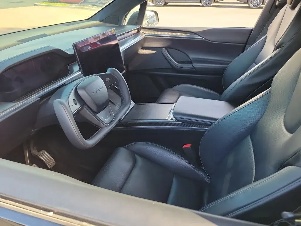 2022 Tesla Model X Plaid photo 3