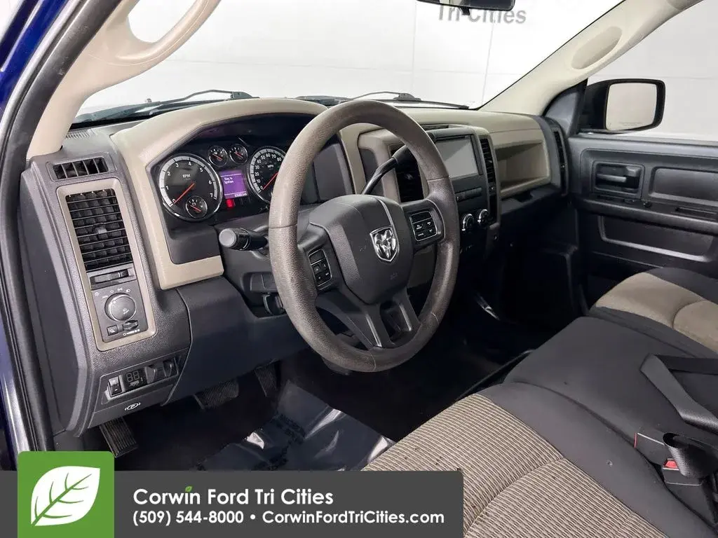 2012 RAM 1500 Express 4x4 Crew Cab photo 3