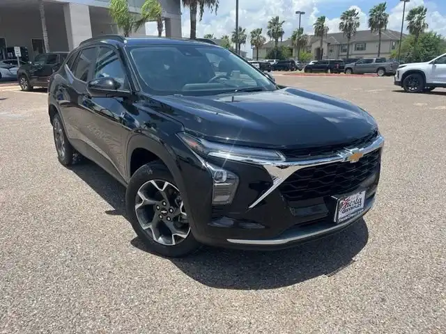 2025 Chevrolet Trax LT's photo