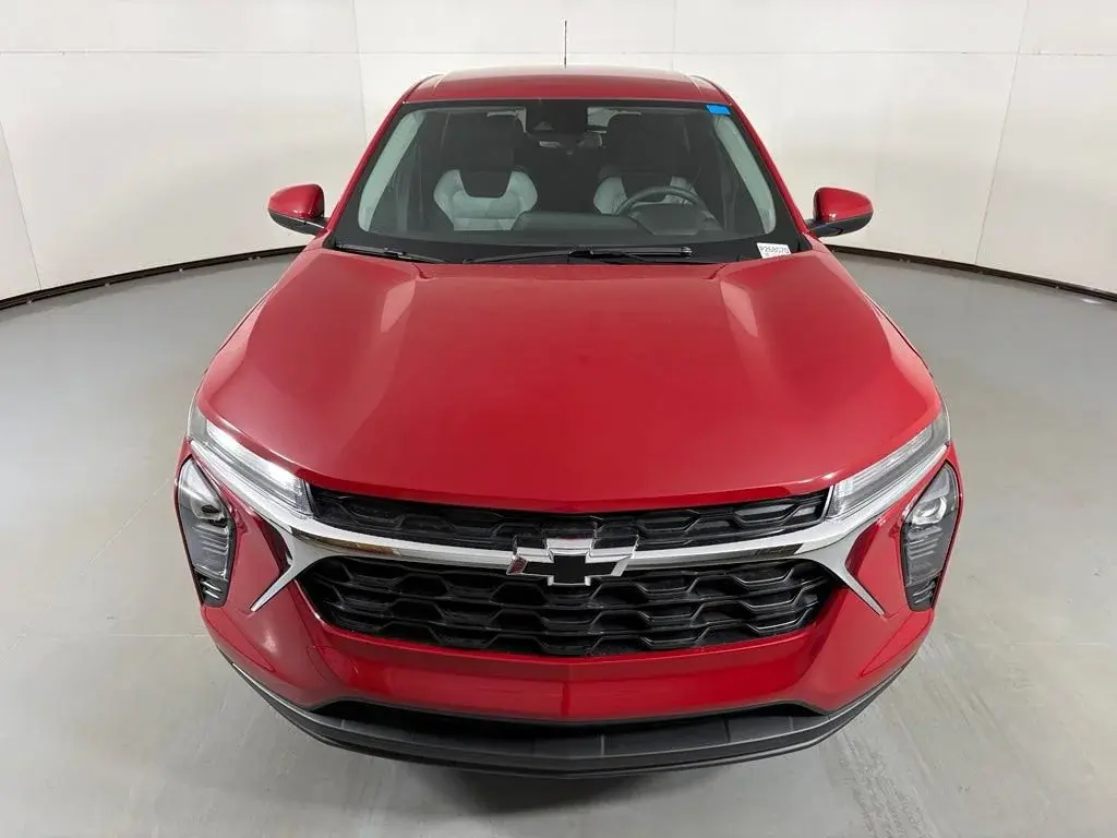 2026 Chevrolet Trax LS photo 4