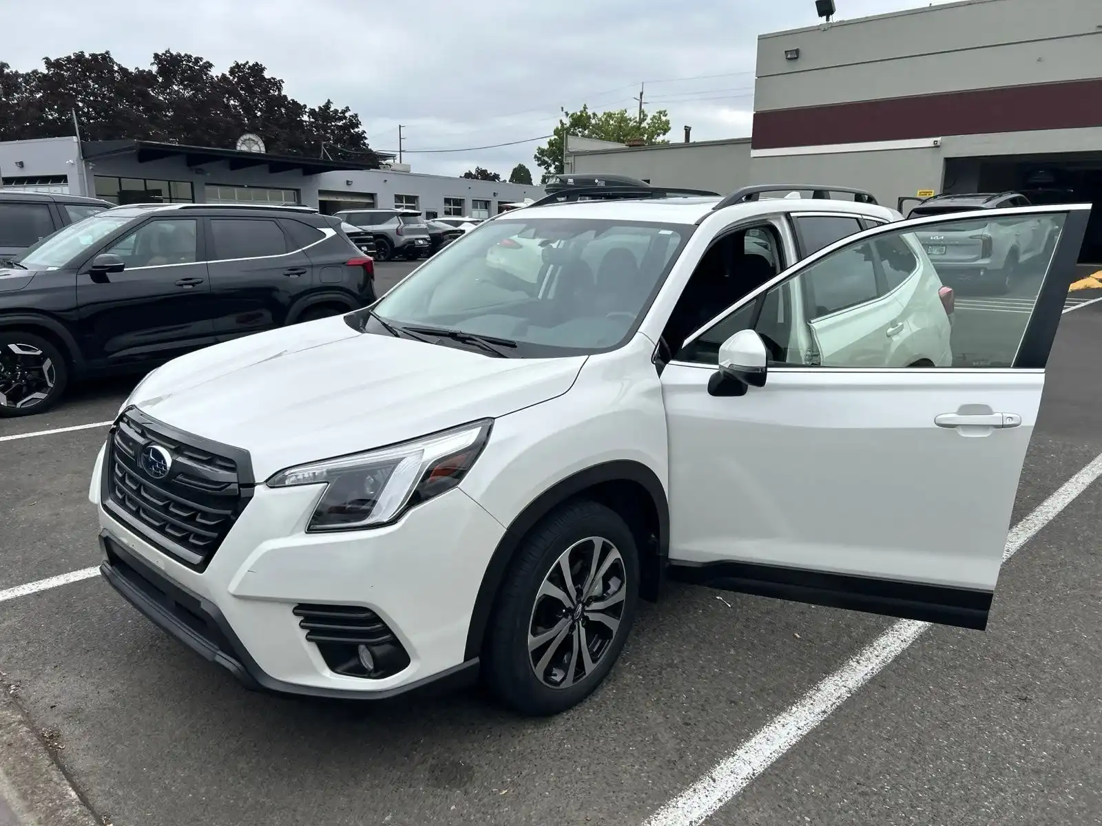2023 Subaru Forester Limited's photo