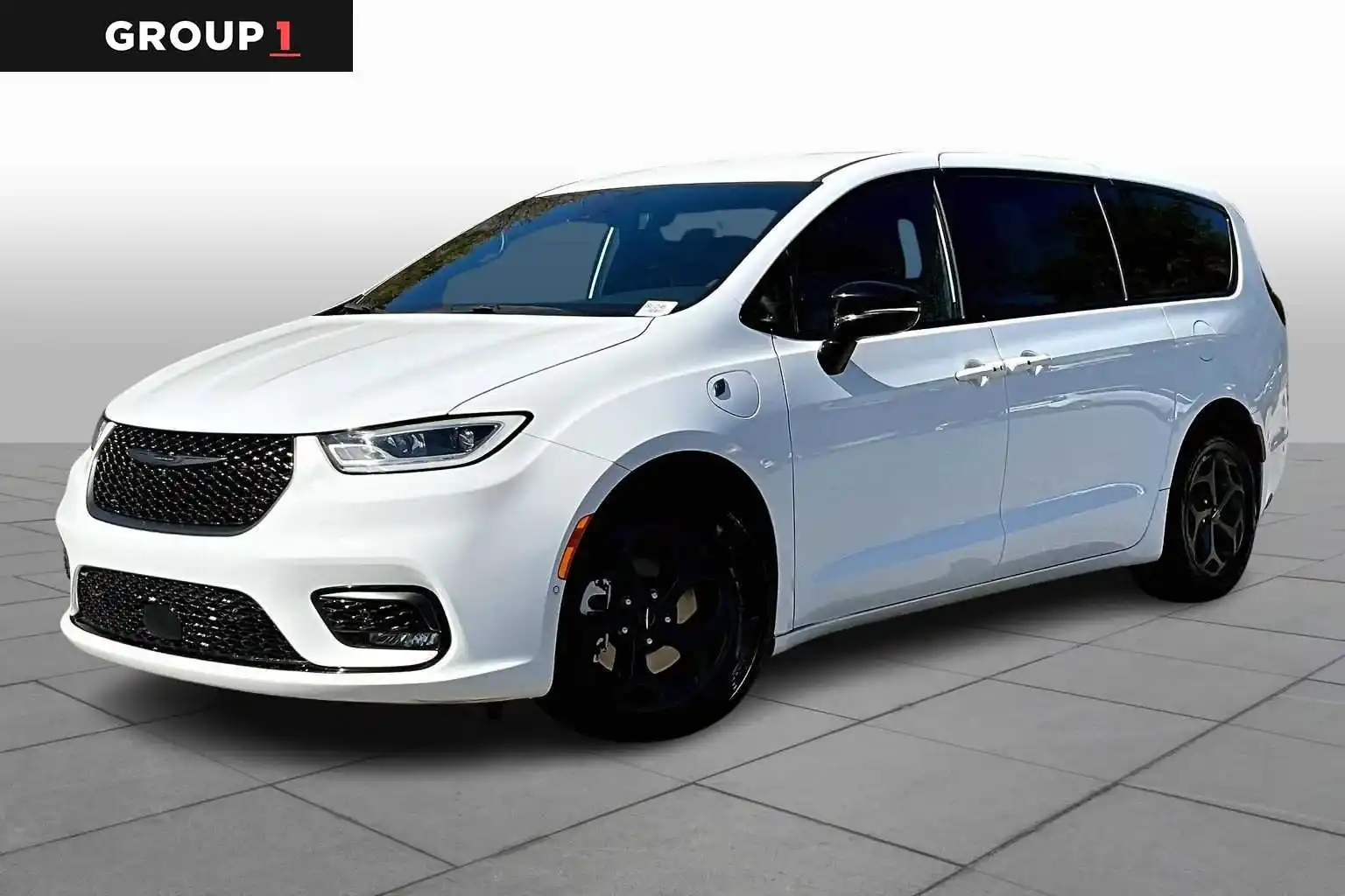 2024 Chrysler Pacifica Hybrid Select S-Appearance PHEV's photo