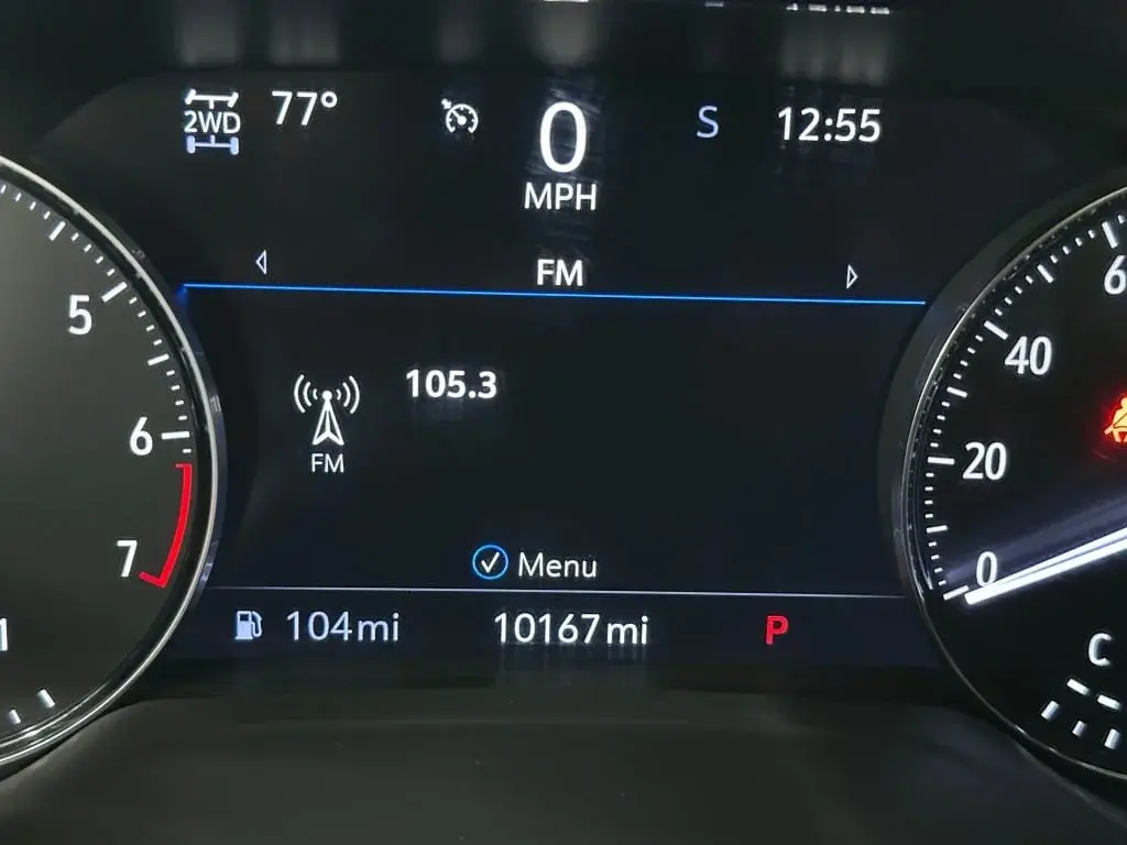 2023 Buick Envision Essence AWD photo 3