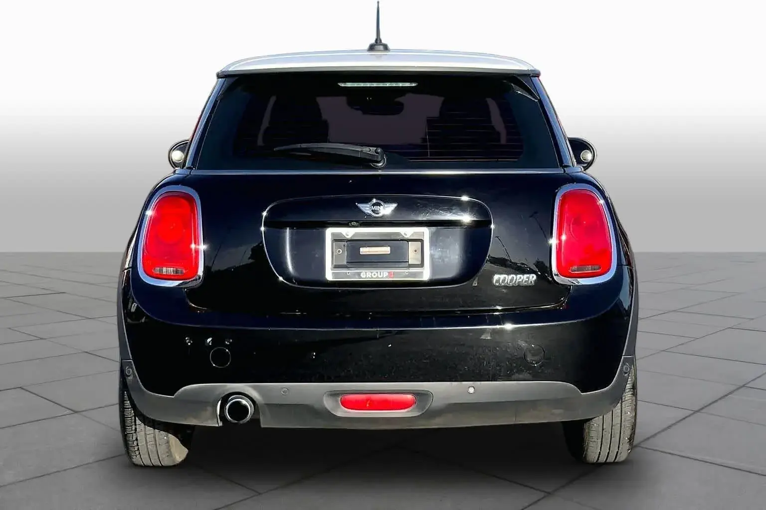 2018 MINI Cooper Base photo 5