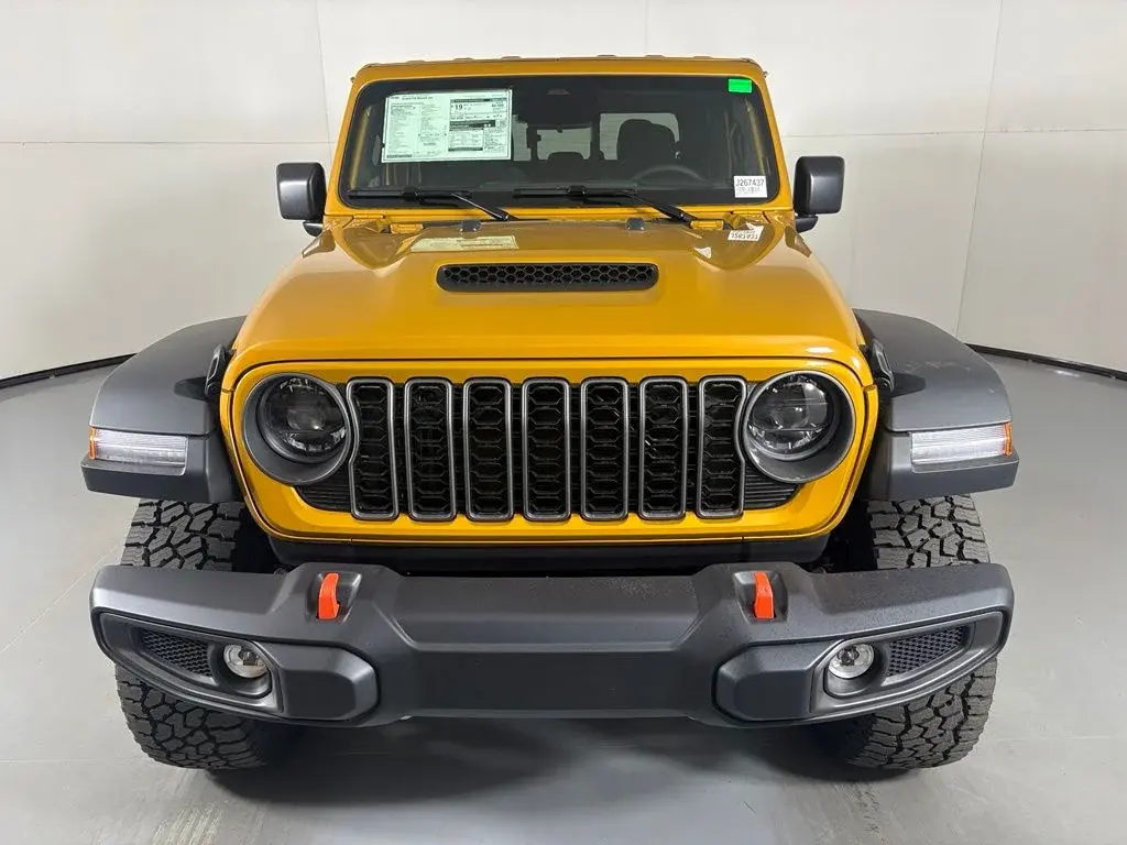 2026 Jeep Gladiator Mojave Auto photo 3