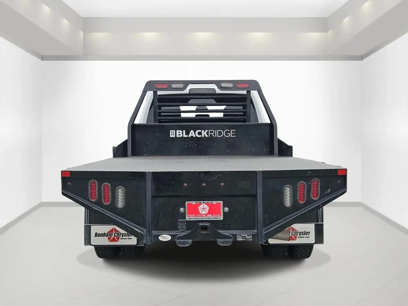 2024 RAM 3500 SLT 4X4 Crew Cab photo 4